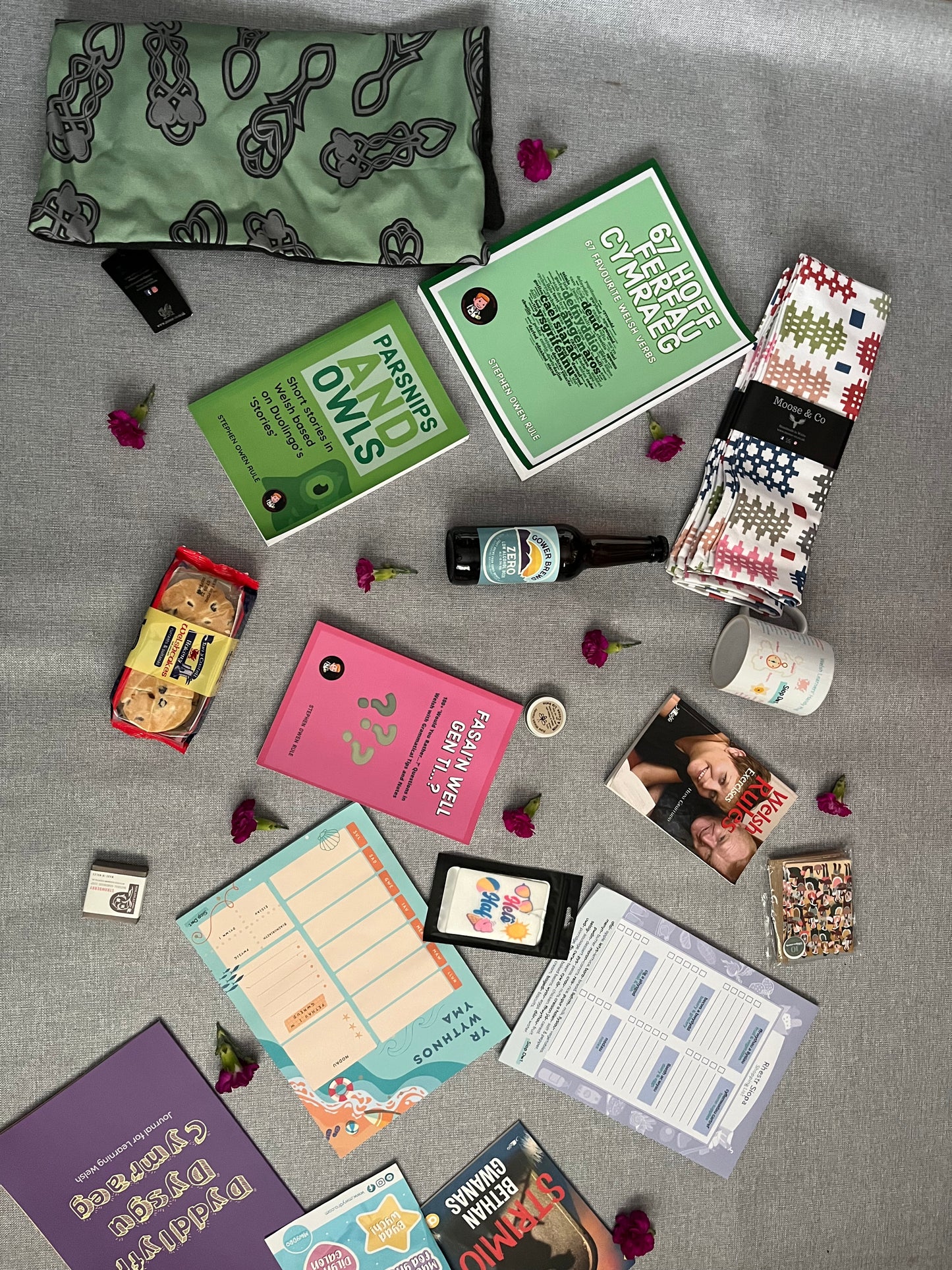 Mystery bundle for Welsh Learners 🏴
