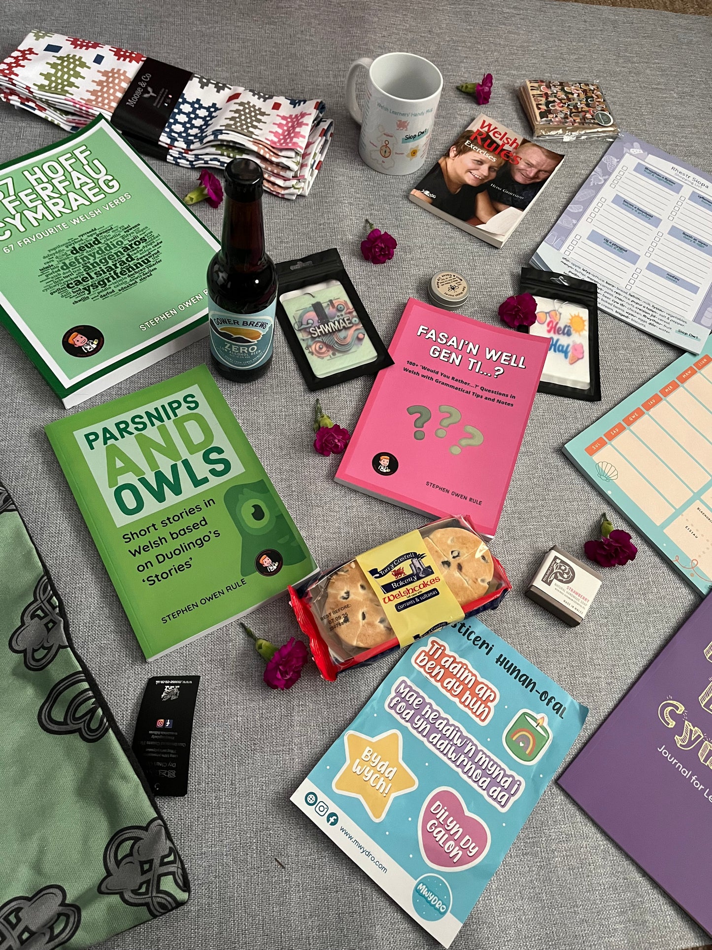 Mystery bundle for Welsh Learners 🏴