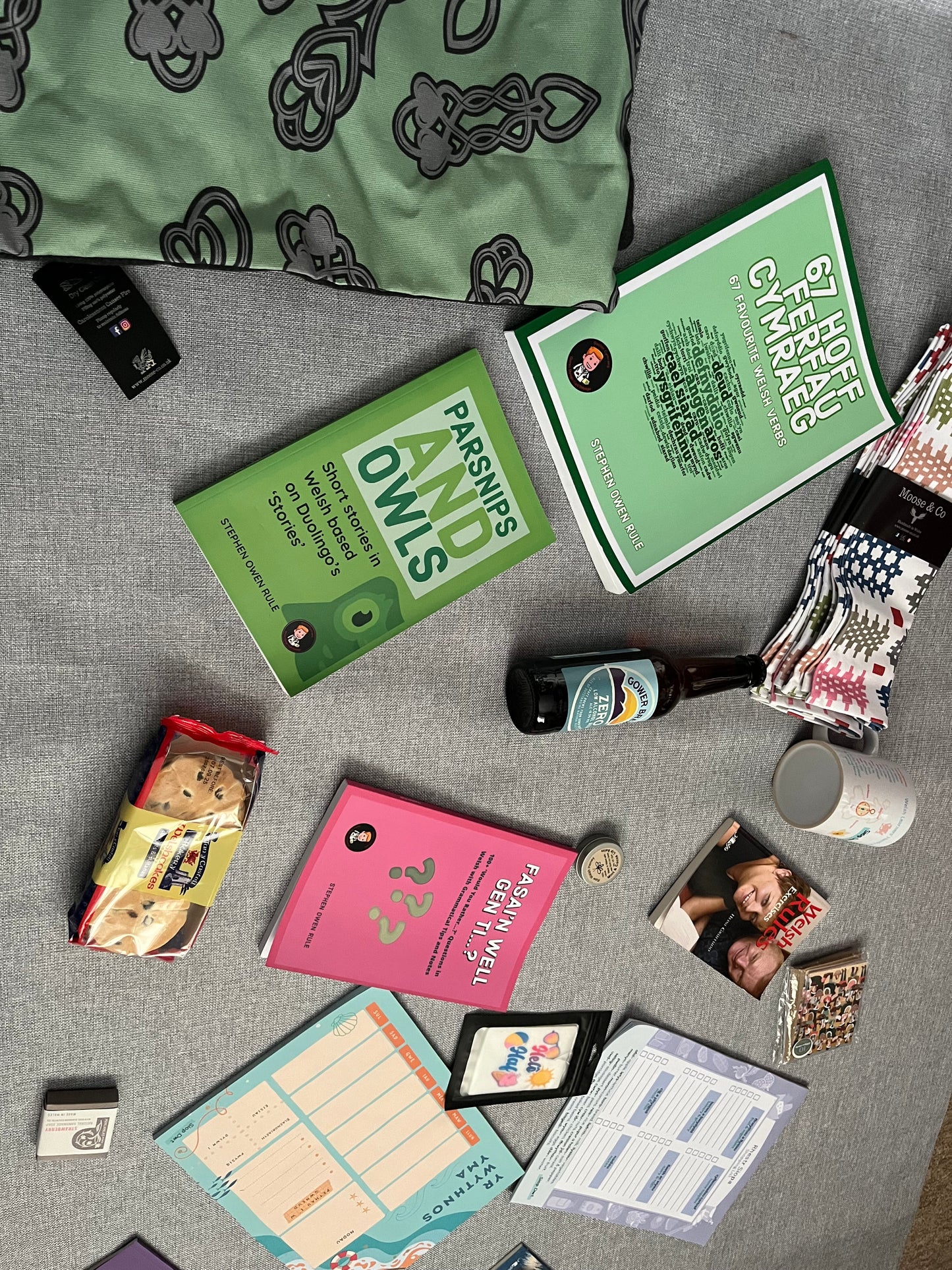 Mystery bundle for Welsh Learners 🏴