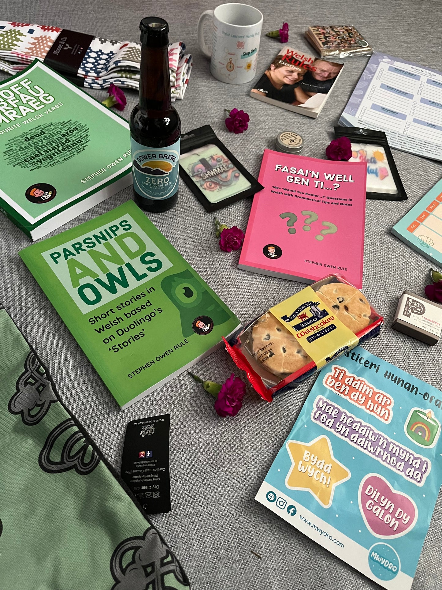 Mystery bundle for Welsh Learners 🏴
