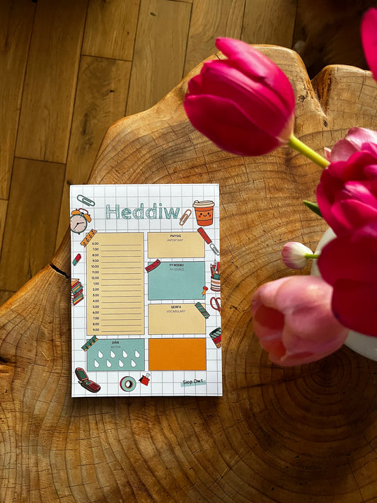 90s style A5 Welsh language desk pad/ weekly planner