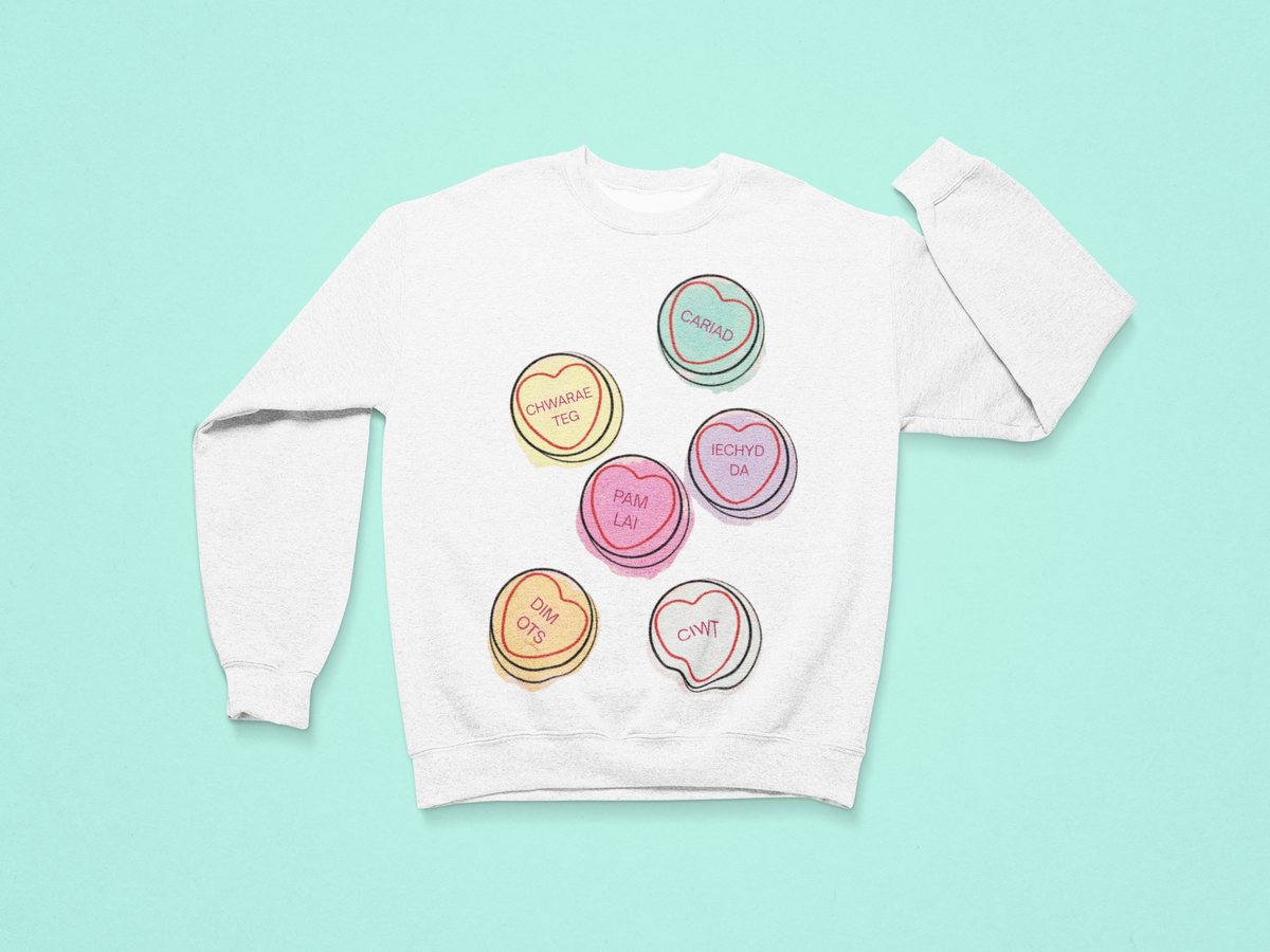 Love hearts style Welsh language jumper